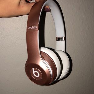 Beats Solo 2 Wireless
